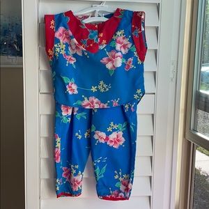 Made in Hawaii, two piece outfit. Vintage.